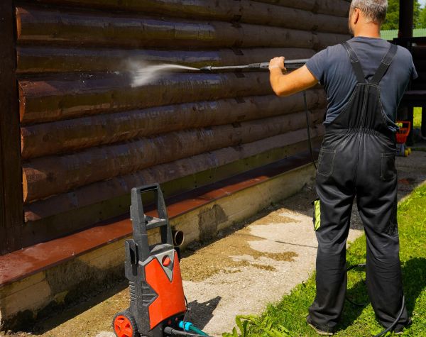 Log Home Pressure Washing in Champaign